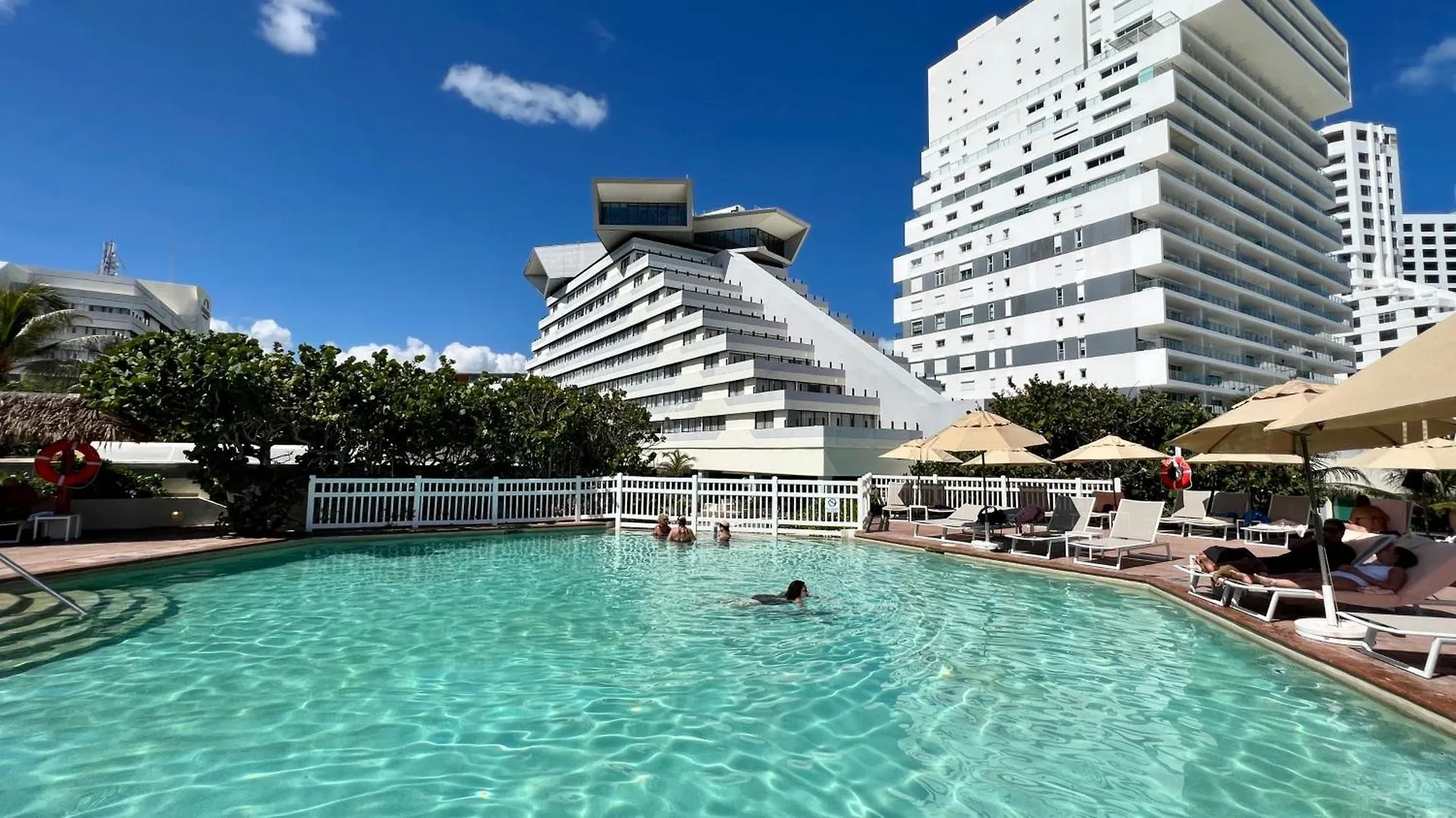 Luna, 2 Beds En La Mejor Ubicacion De Cancún 4*,